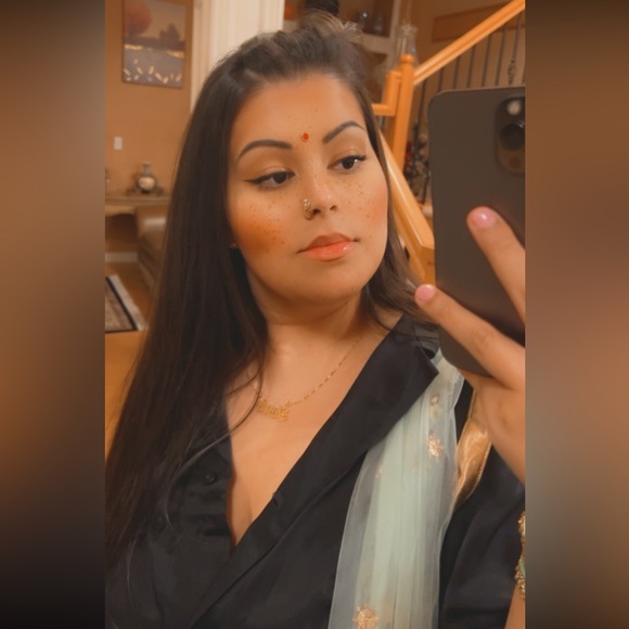 Meet your Posher, Sharia - Picture 1 of 2